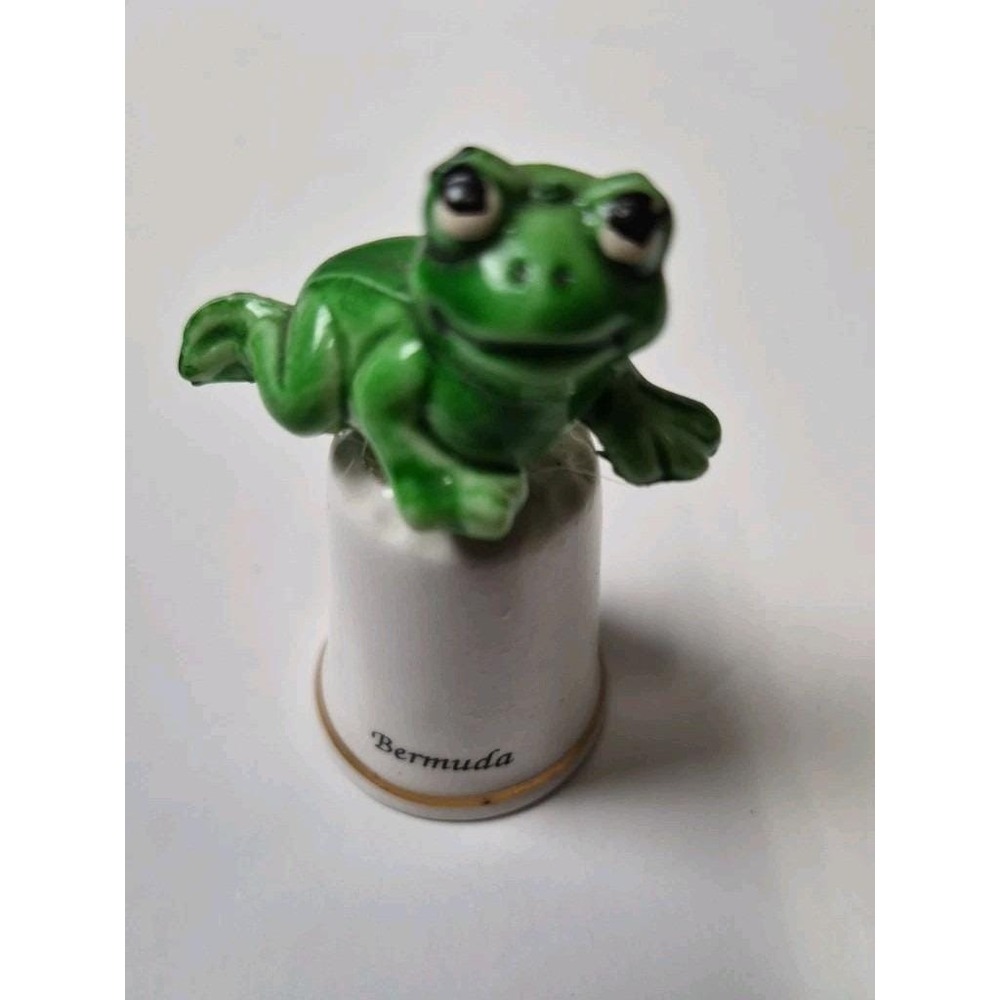 Vintage Finsbury Fine Bone China Thimble England, Frog, Sewing, collectable